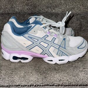 ASICS White and Gray Running Shoes